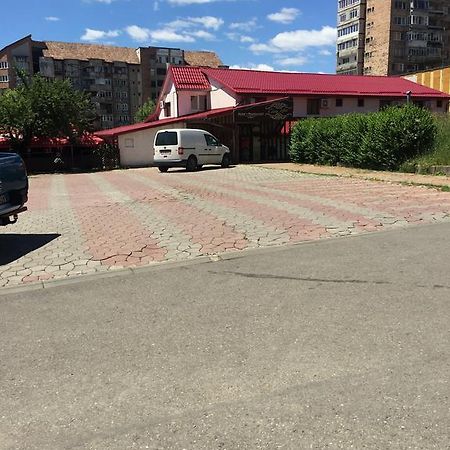 Pensiune Restaurant Casa Sofia Petroşani Exterior foto